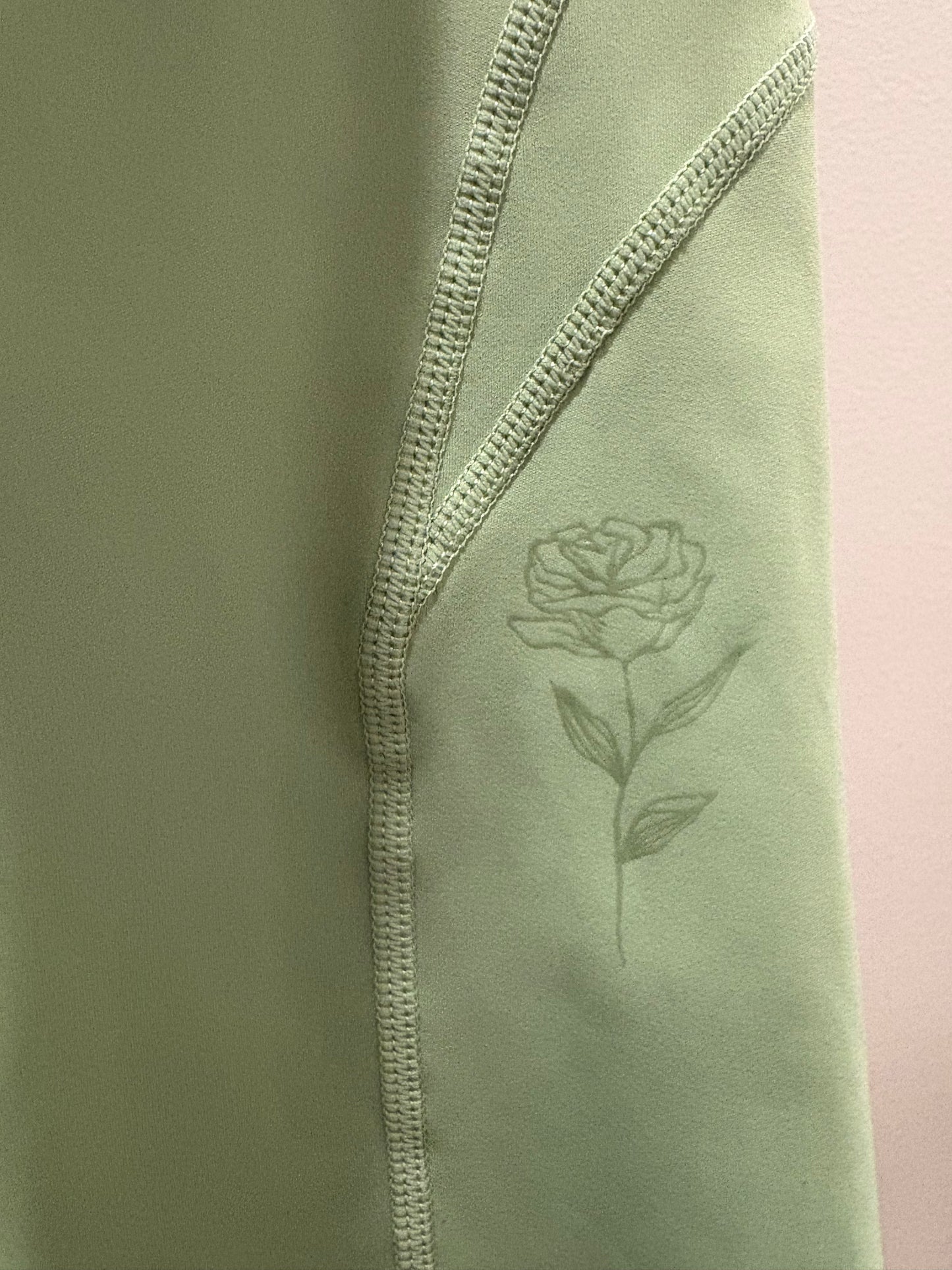 Aria Shorts (Preorder, Shipping 10/30)