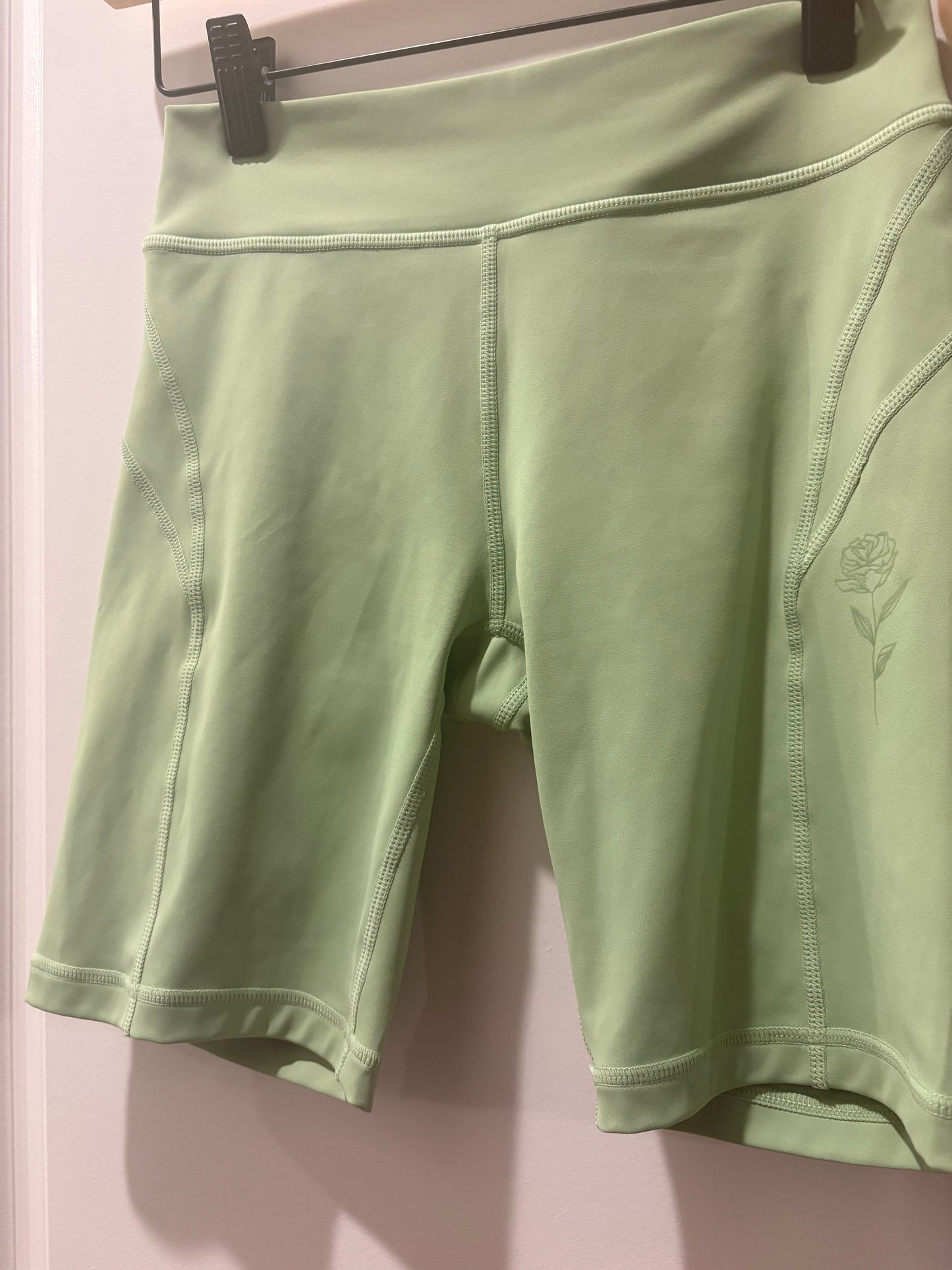 Aria Shorts (Preorder, Shipping 10/30)